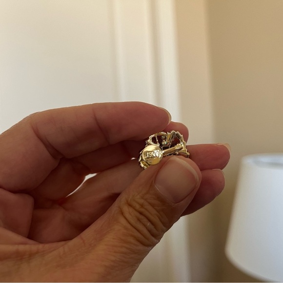 VTG Lisner screw back iridescent blue/green stone earrings in gold tone - Picture 7 of 8